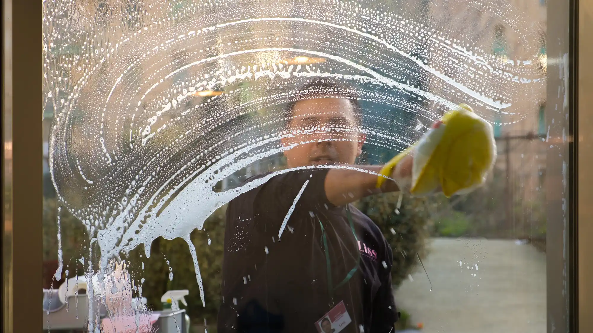 Pulizia e Trattamento Vetrate